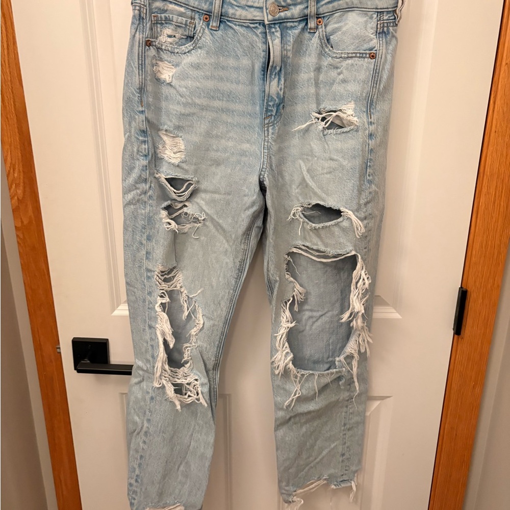 American Eagle Outfitters Light Blue Distressed Boyfriend Jeans